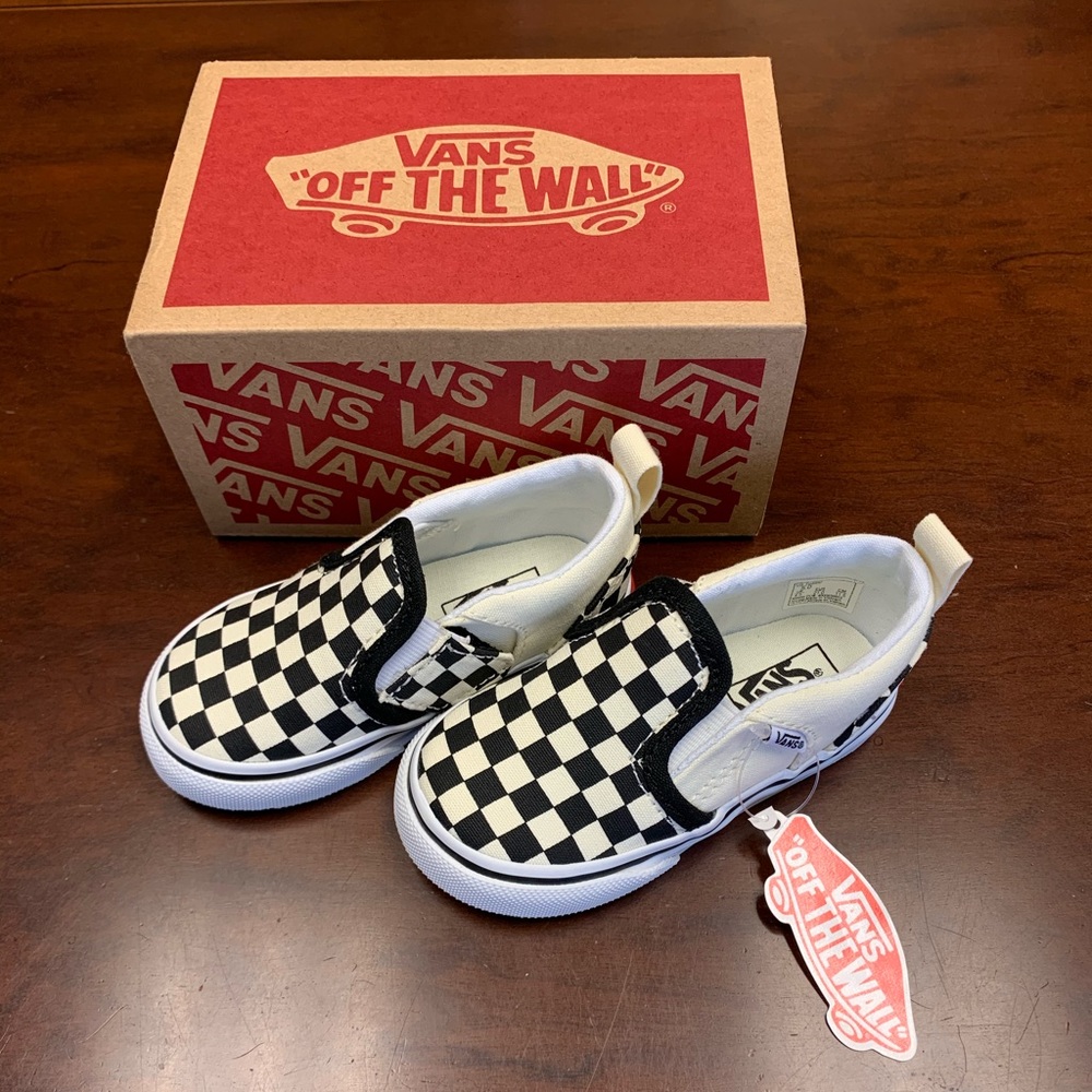 NWT Vans Checkerboard Asher V (size 5 toddlers)